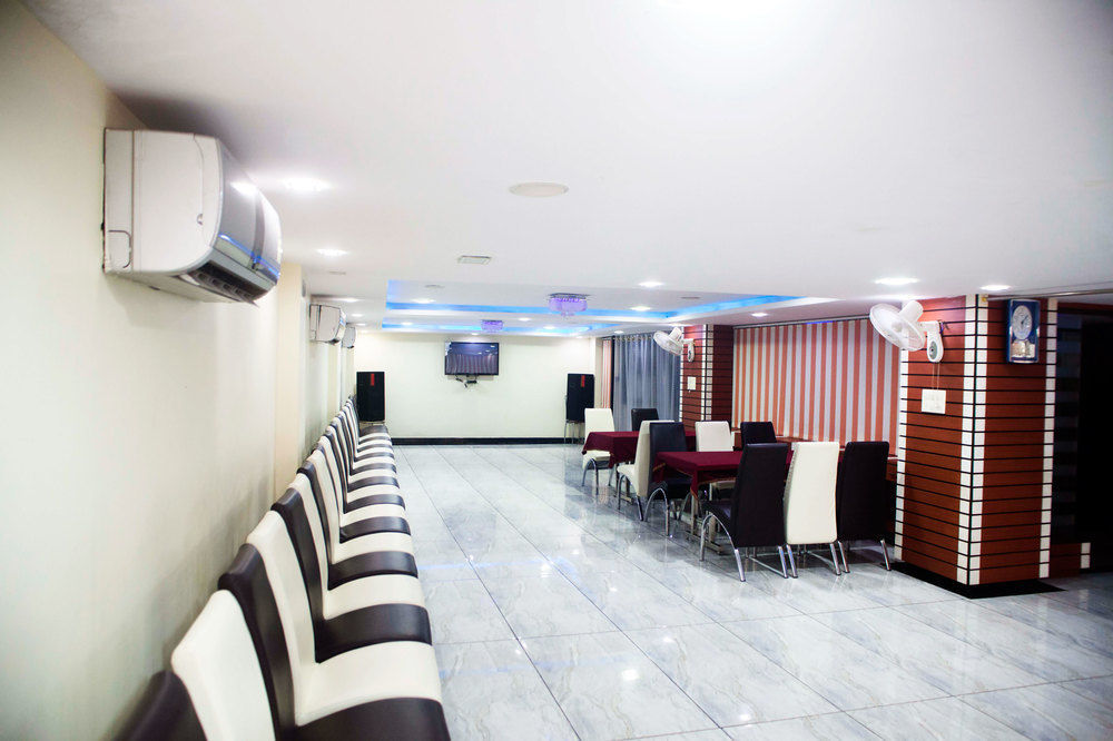Hotel Shree Vinayak Palace 博帕尔 外观 照片