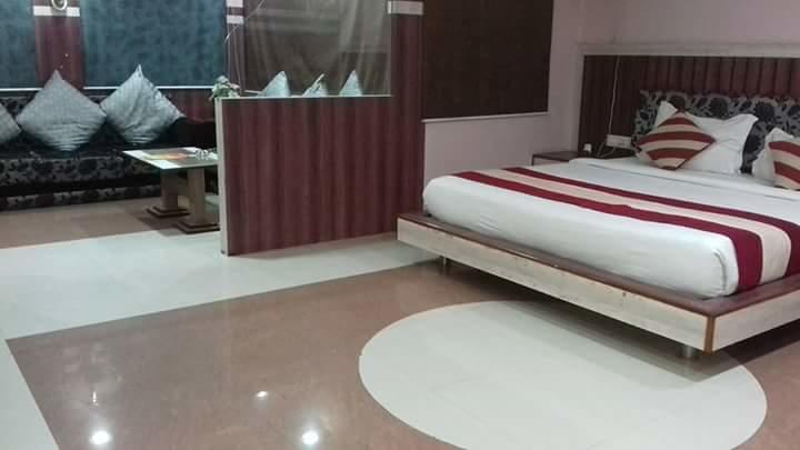 Hotel Shree Vinayak Palace 博帕尔 外观 照片