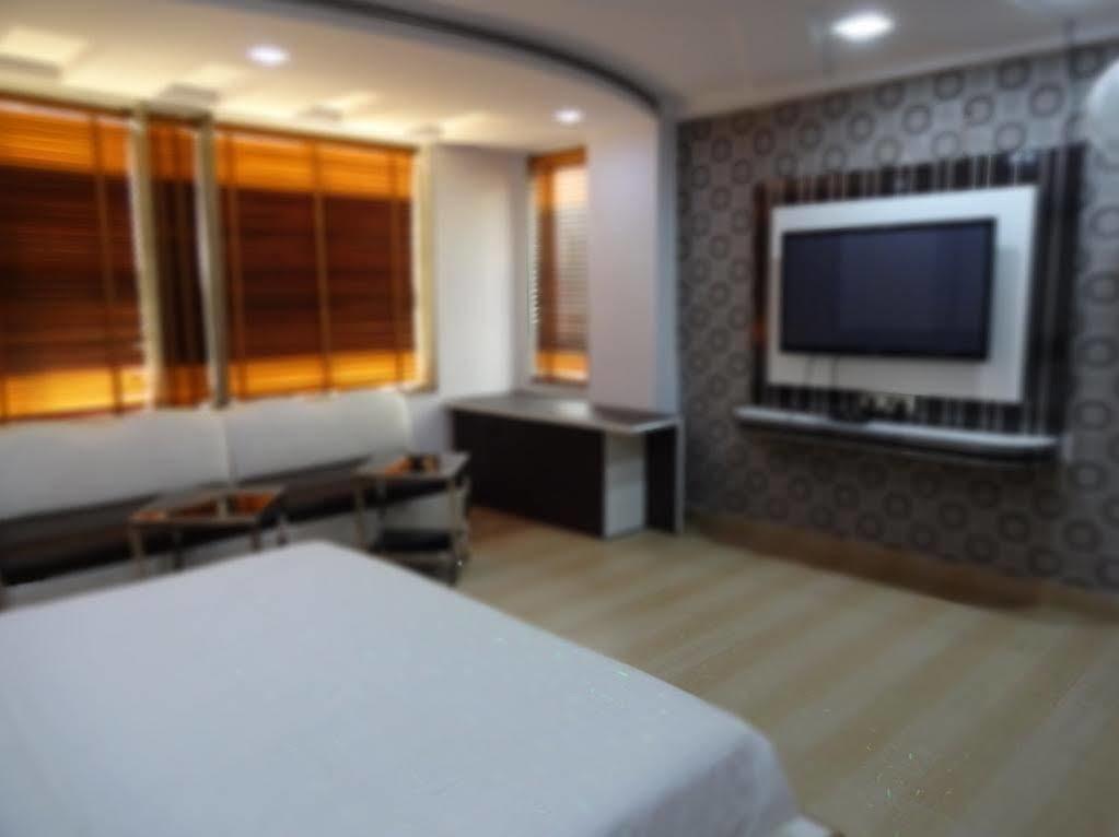 Hotel Shree Vinayak Palace 博帕尔 外观 照片
