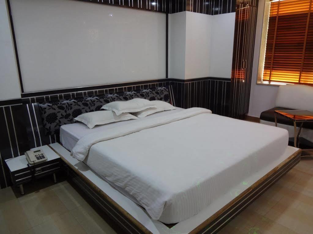 Hotel Shree Vinayak Palace 博帕尔 外观 照片